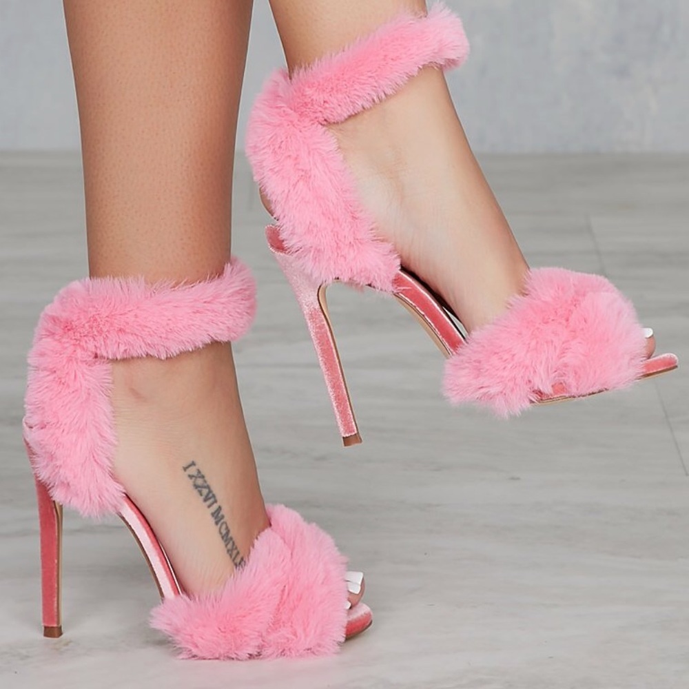 THE PRIVILEGED DEVAR Heel